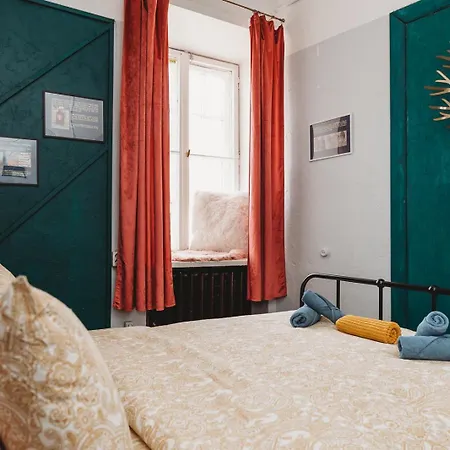 Unique 2 Bedroom In The Old Town تالين